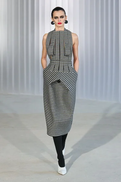 Look 22